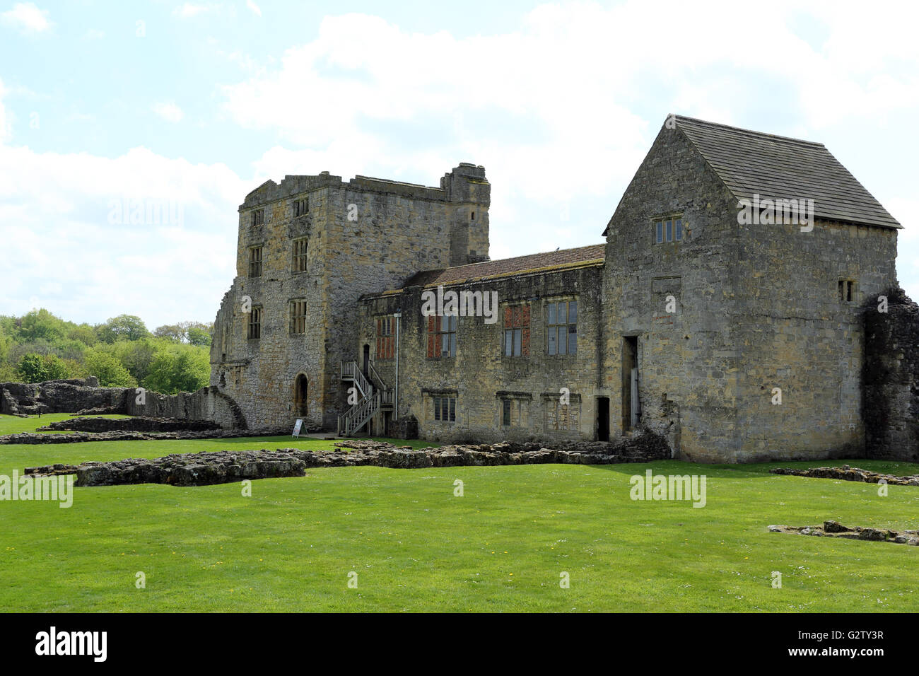 Castello di Helmsley, un castello medievale nella pittoresca cittadina di mercato di Helmsley, North Yorkshire, Inghilterra, Regno Unito Foto Stock