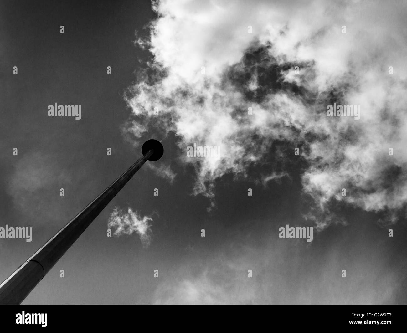 Torre di illuminazione e del cloud Foto Stock