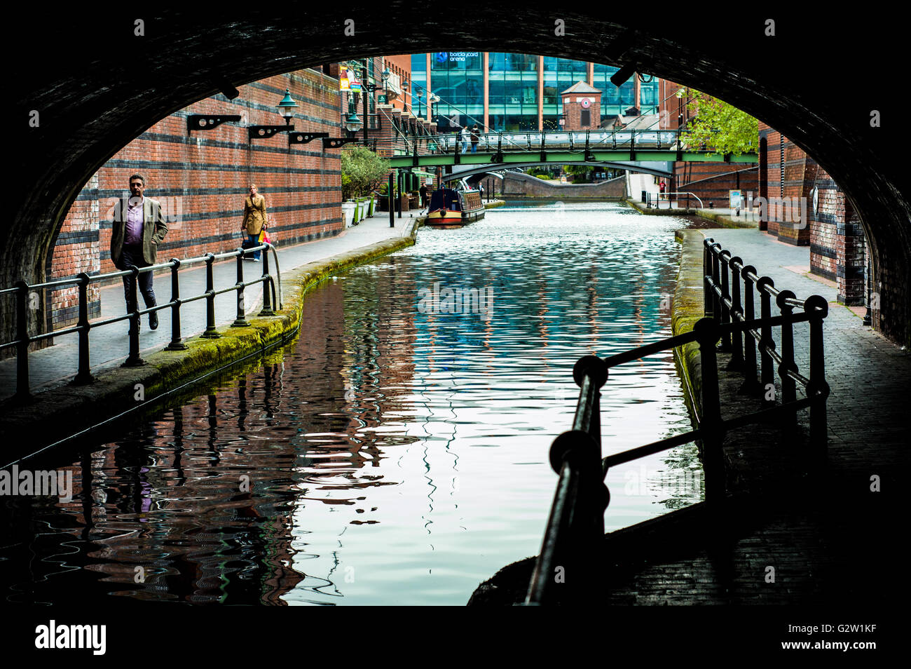 Vie navigabili di Birmingham Inghilterra la visualizzazione verso il luogo Danielle e Arena di Birmingham Foto Stock