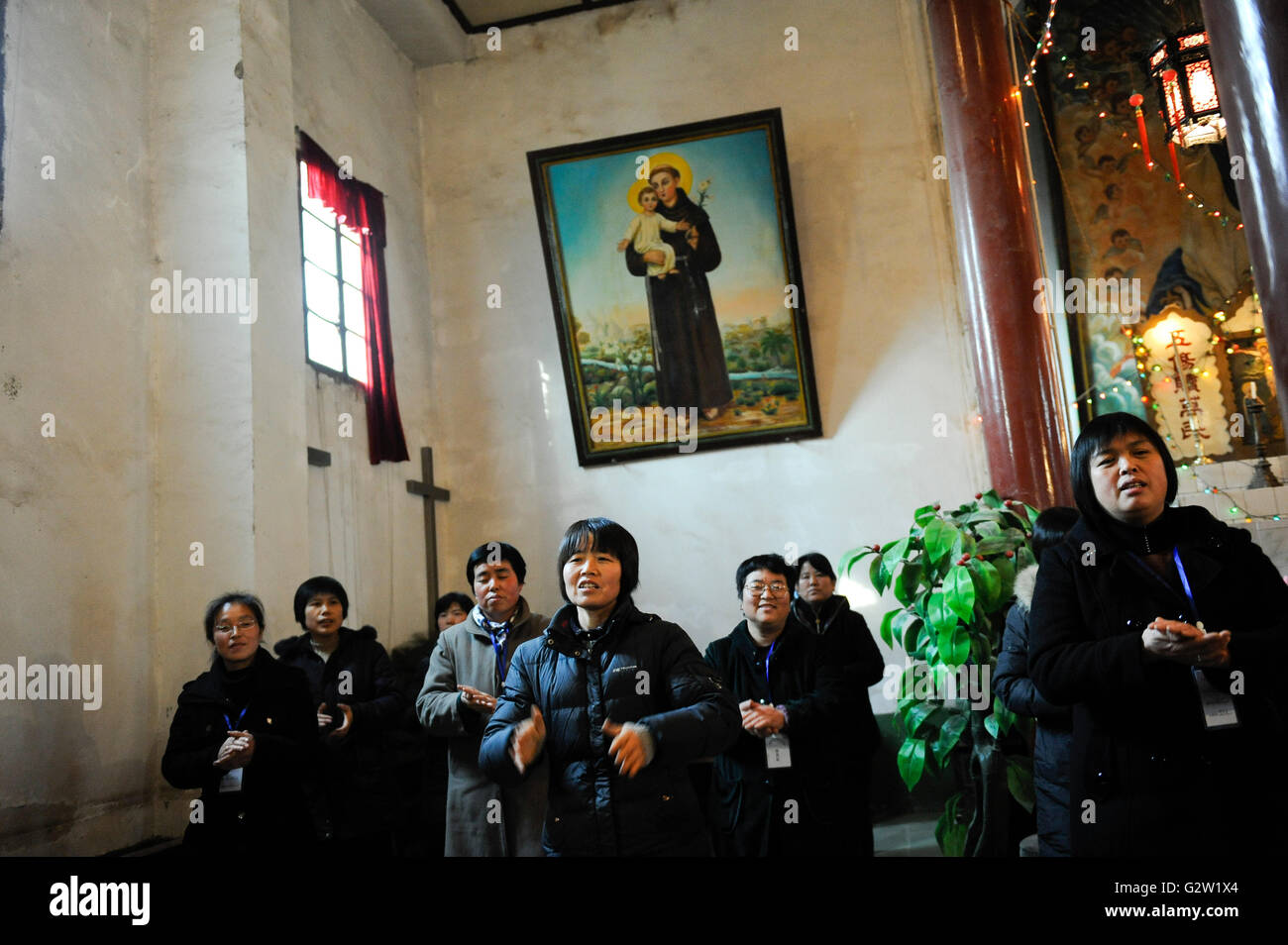 Cina Provincia di Shaanxi chiesa cattolica in Tongyuan, conferenza sulla missione / Cina Provinz Shaanxi , katholische Kirche in Tongyuan, Missionskonferenz Foto Stock