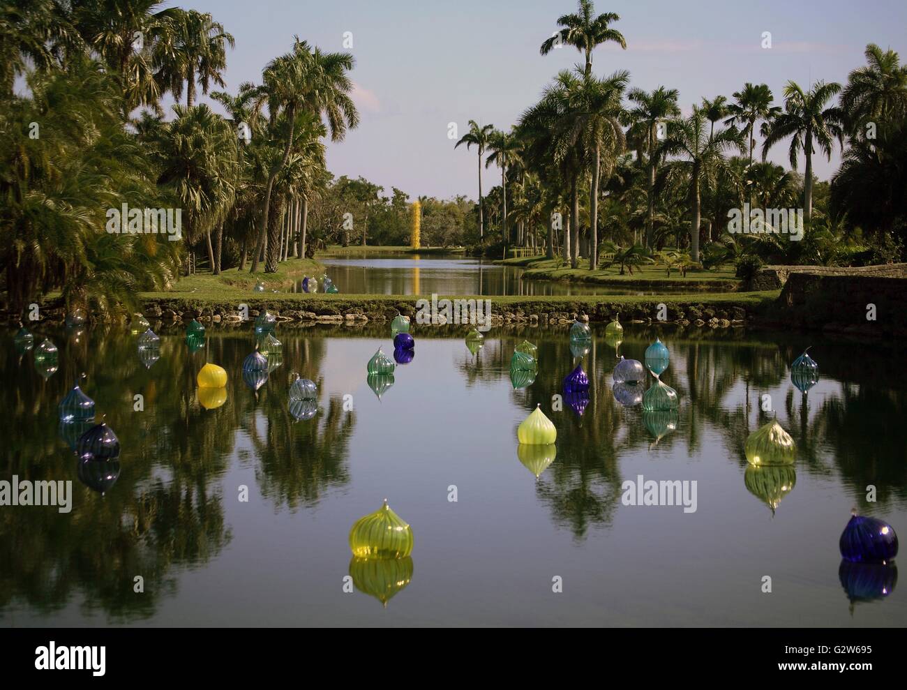 Giardino tropicale stagno sul Fairchild Tropical Giardino Botanico museo in Coral Gables, Florida. Foto Stock