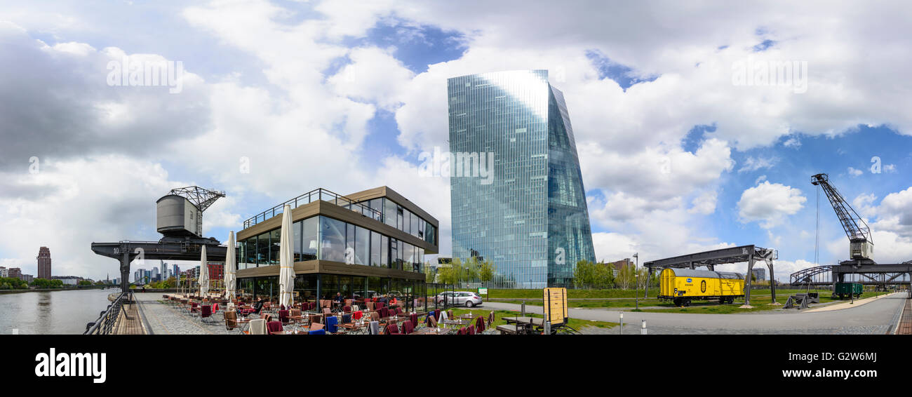Banca centrale europea ( BCE ) e il fiume Main affacciato sul centro della città e la banca torri lì , ex cantiere Weseler Foto Stock