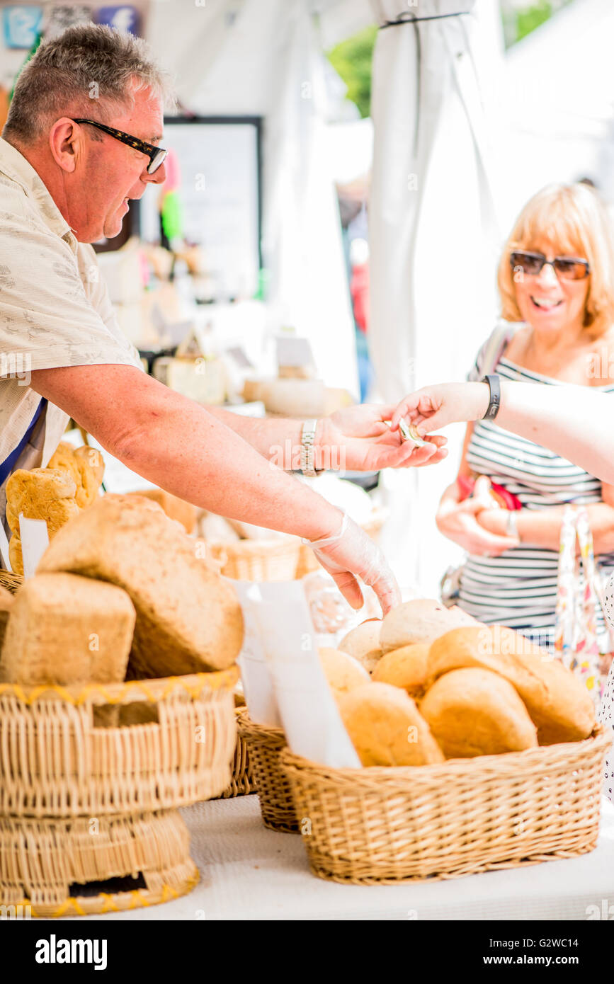 Plymouth, UK. 03 Giugno, 2016. Sapore Fest è il più grande outdoor food festival a sud-ovest dell'Inghilterra. Gli agricoltori locali e botteghe alimentari display responsabili dei loro prodotti. Credito: marcin jucha/Alamy Live News Foto Stock