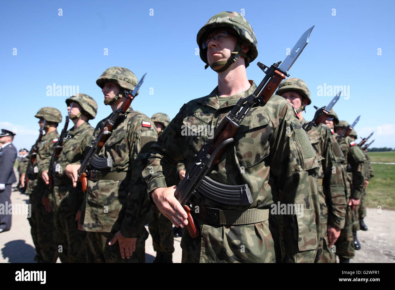 Pruszcz Gdanski , Polonia 4th, giugno 2016 49Base aerea in Pruszcz Gdanski. Dozzina di riserva nazionale Forze militari volonteers giuramento è visto. Riserva nazionale di forze (NSR) è un volontario dei cittadini formazione militare stabiliti in Polonia nella seconda metà del 2010 ai sensi della legge sul dovere universale per difendere la Repubblica Polacca. L'unità viene creata sul modello della US National Guard. Foto Stock