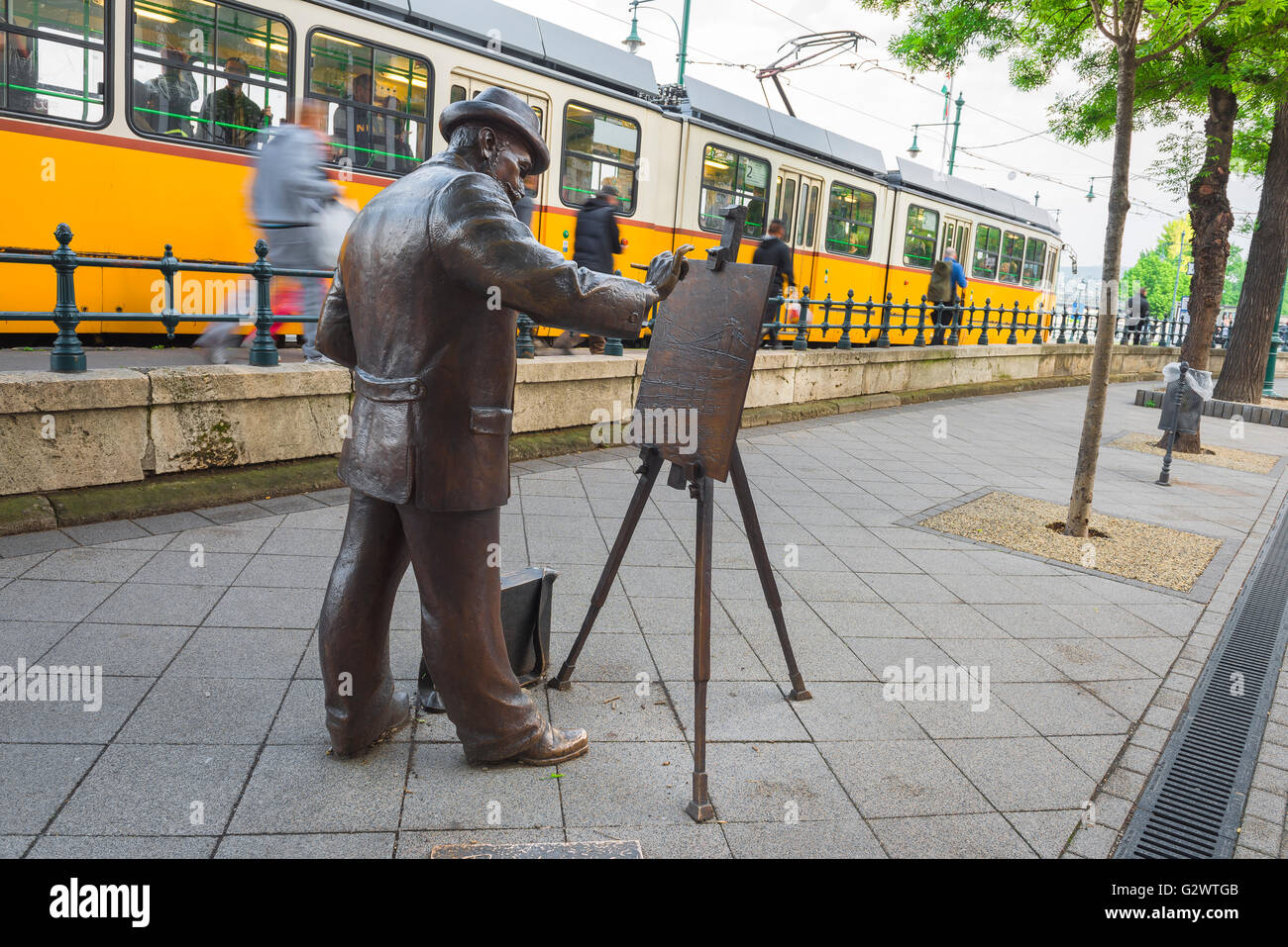 Budapest Belvaros, vista della statua dell'artista ungherese Roskovics Ignac (Festo) situata lungo l'argine nella zona di Belvaros a Budapest. Foto Stock