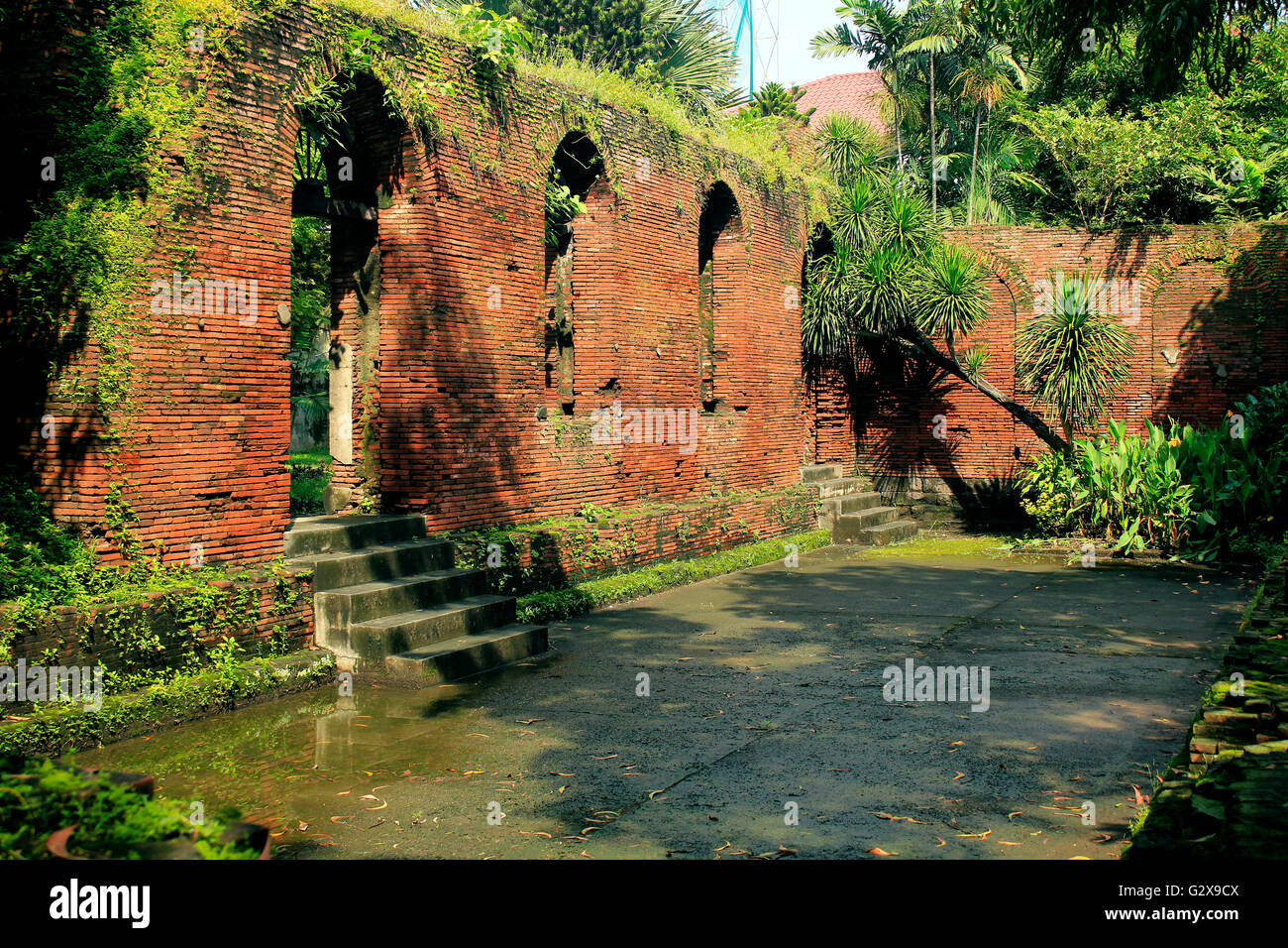 Vecchio muro di mattoni Foto Stock