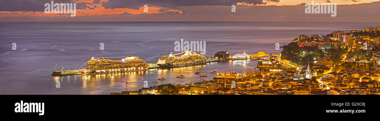 Porto con navi da crociera, Funchal, Madeira, Portogallo Foto Stock