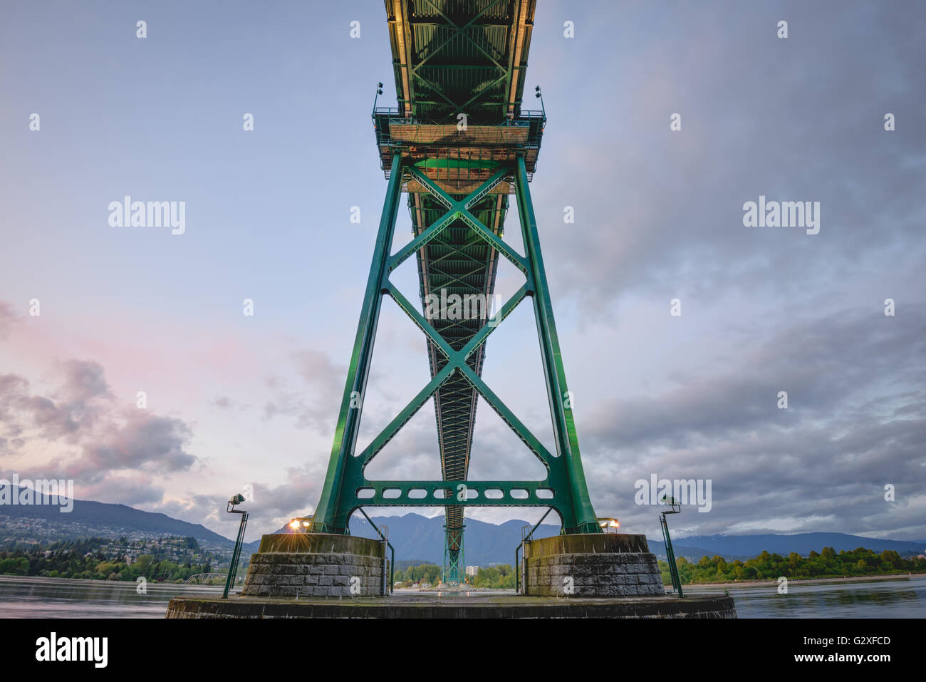 Il Ponte Lions Gate al tramonto in Vancouver Foto Stock
