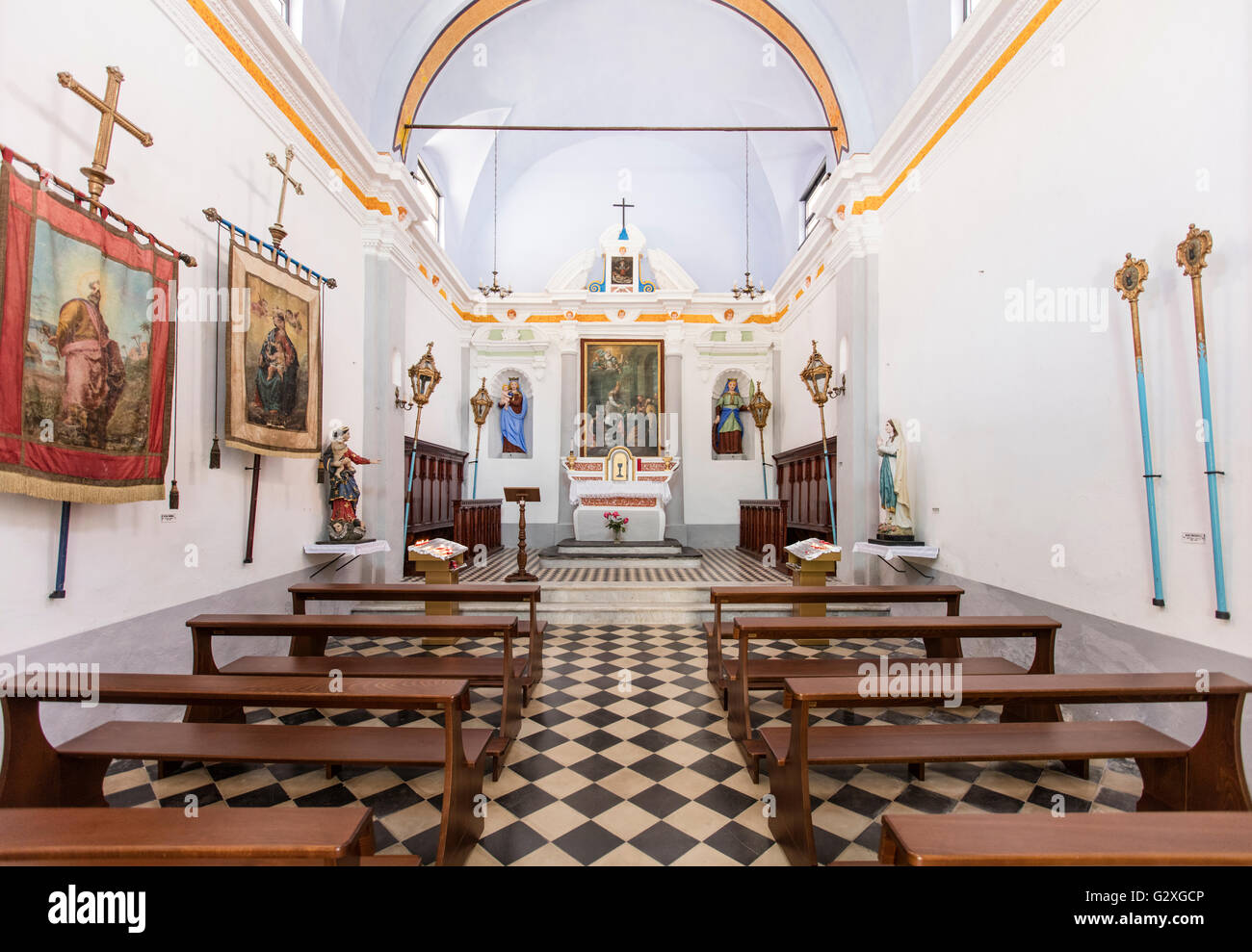 Interno e soffitto della Cappella di Santa Caterina a Corniglia, la Spezia, Liguria, Italia - 21 maggio 2016 Foto Stock