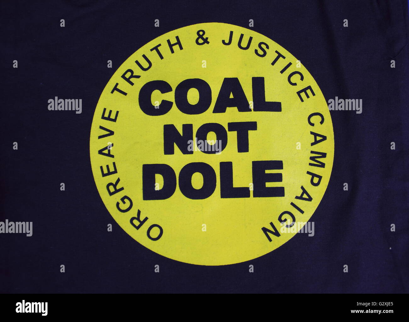 Un Orgreave verità e giustizia campagna adesivo, Inghilterra 2016 Foto Stock