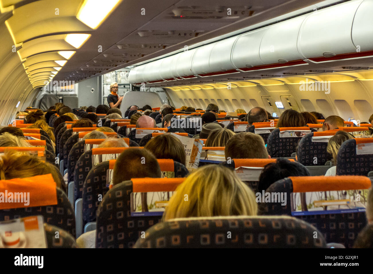 All'interno della cabina a bordo di un Airbus easyJet volo. Foto Stock