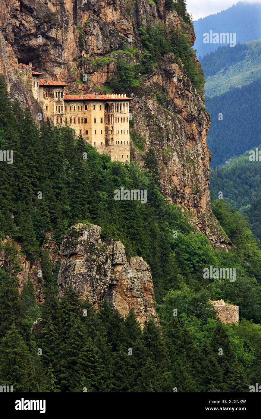 Sumela monastero di uno dei più suggestivi luoghi in tutta la regione del Mar Nero, nella valle di Altindere, provincia di Trabzon, Turchia. Foto Stock