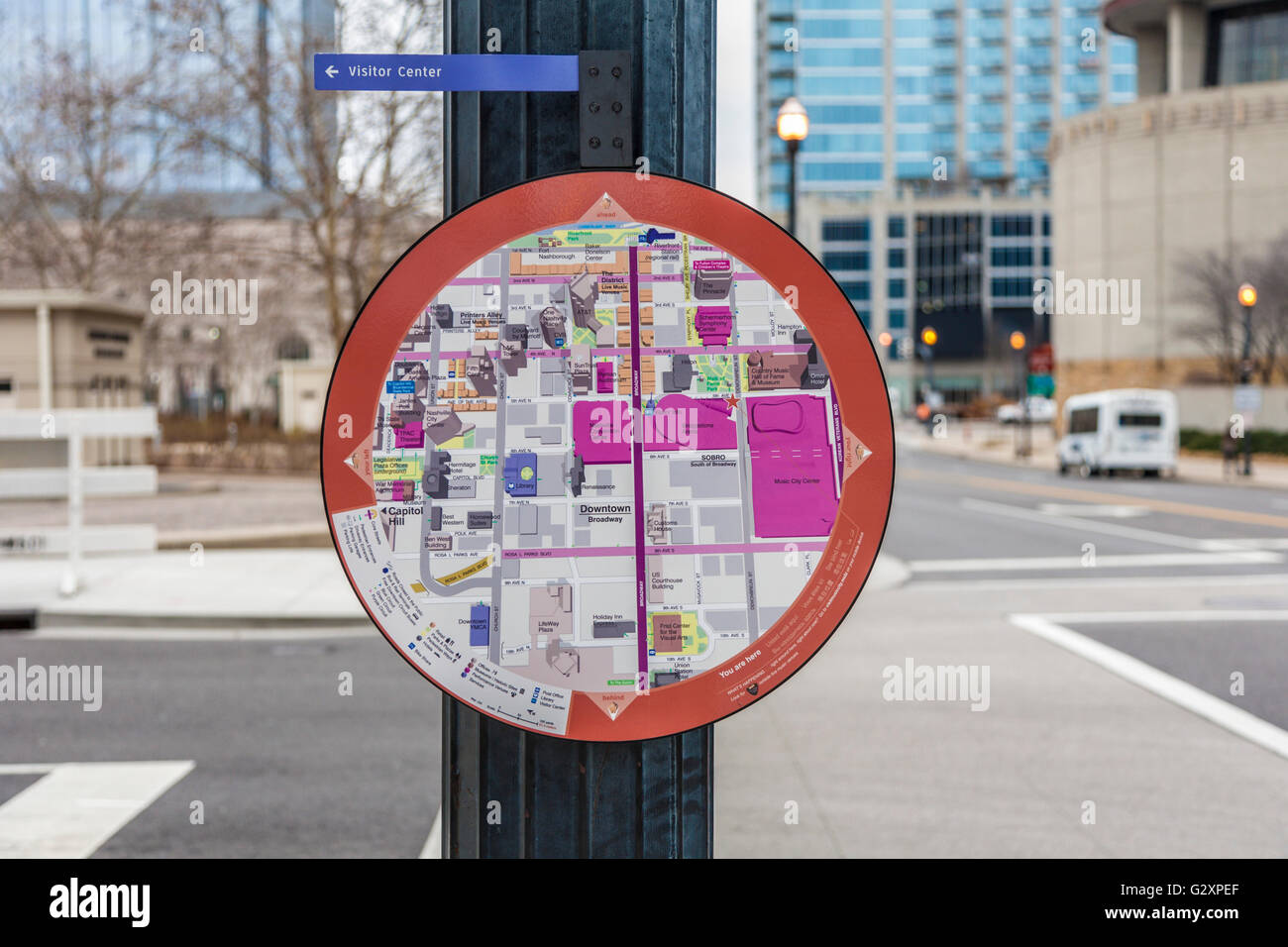 Mappa dettagliata e directory aiuta a turisti e visitatori di trovare il loro senso intorno al centro di Nashville, Tennessee Foto Stock