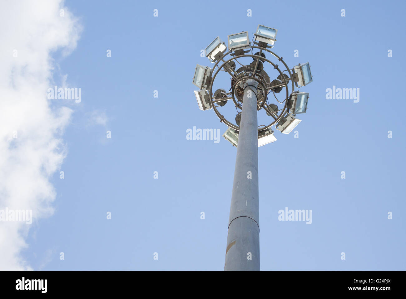 Pilastro faretti e cielo blu di giorno in Thailandia Foto Stock