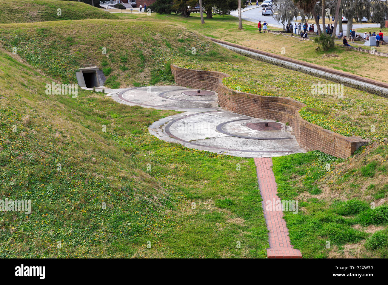 Fort Pulaski, Cockspur Island, Georgia. La demilune completamente circondata da acqua protetto la principale entrata sallyport Foto Stock