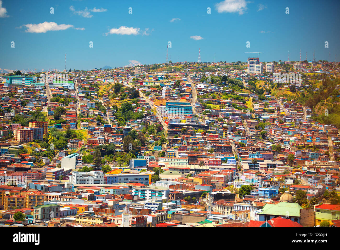 Gli edifici colorati sulle colline del Patrimonio Mondiale UNESCO città di Valparaiso, Cile Foto Stock