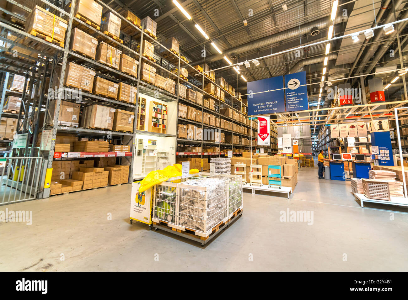 Warehouse ikea immagini e fotografie stock ad alta risoluzione - Alamy