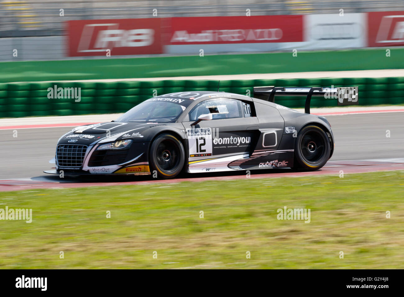 Misano Adriatico, Italia - 10 Aprile 2016: Audi R8 LMS Ultra di W Racing Team, guidato da Jean Michel Baert, il Blancpain GT Foto Stock