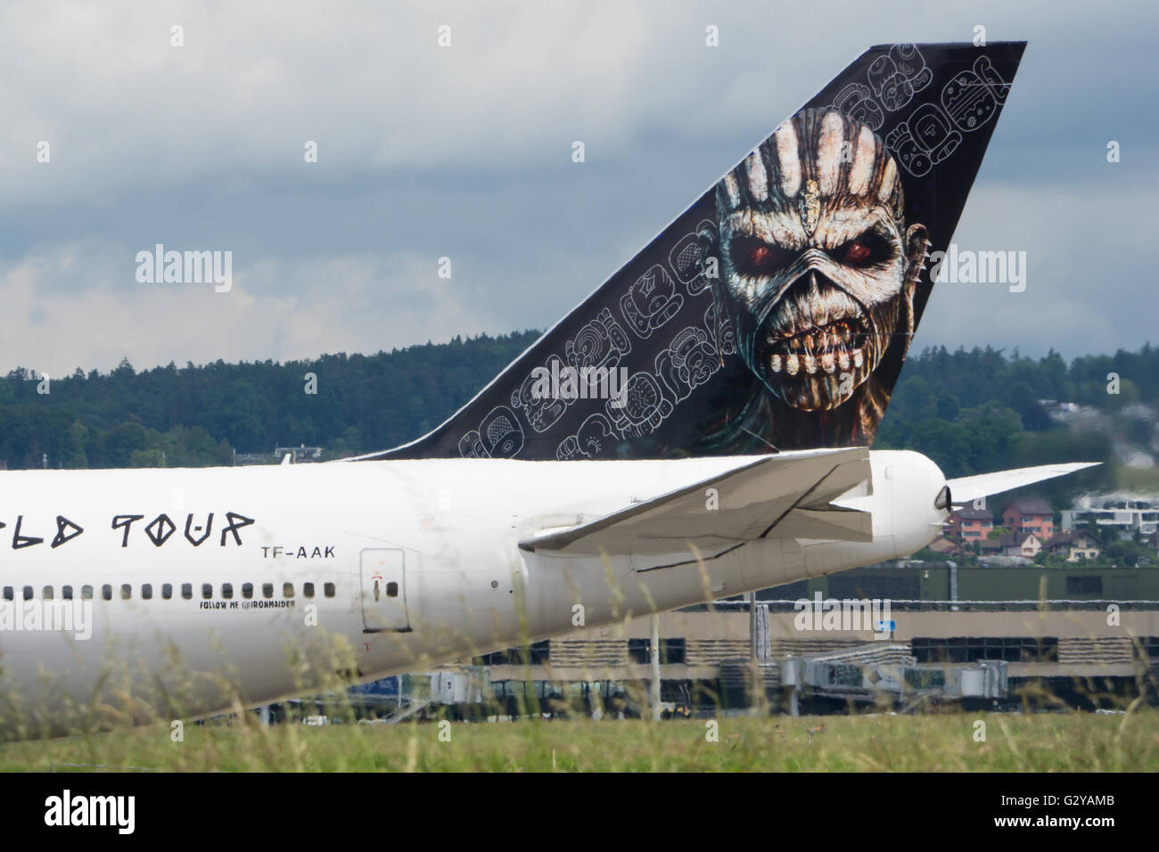 "Forza ed un' Iron Maiden Boeing B747-428 a Zurigo Svizzera Foto Stock