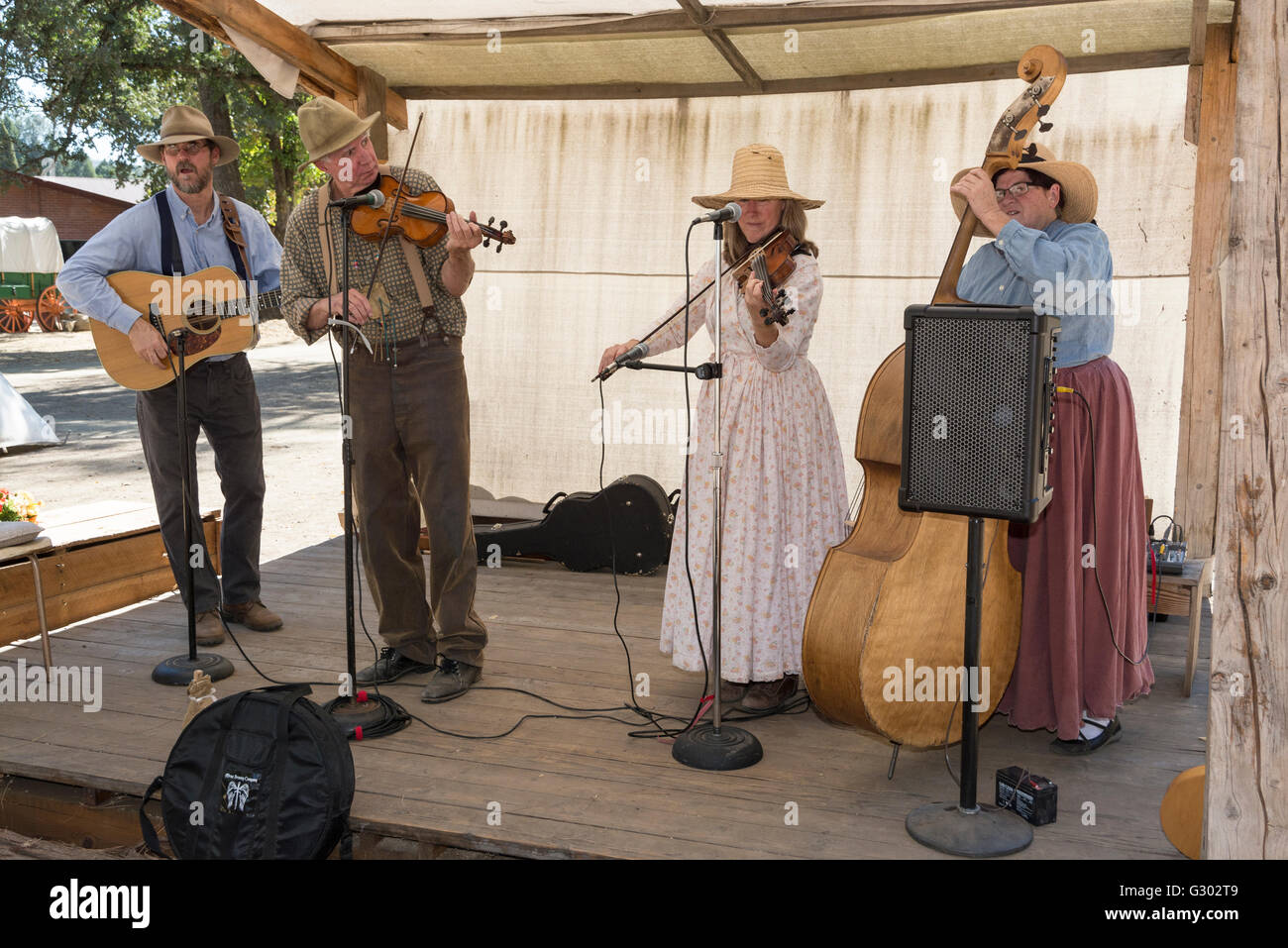California, Coloma, Marshall Gold Discovery State Historic Park, 'Gold Rush Live' storia vivente evento, musicisti Foto Stock
