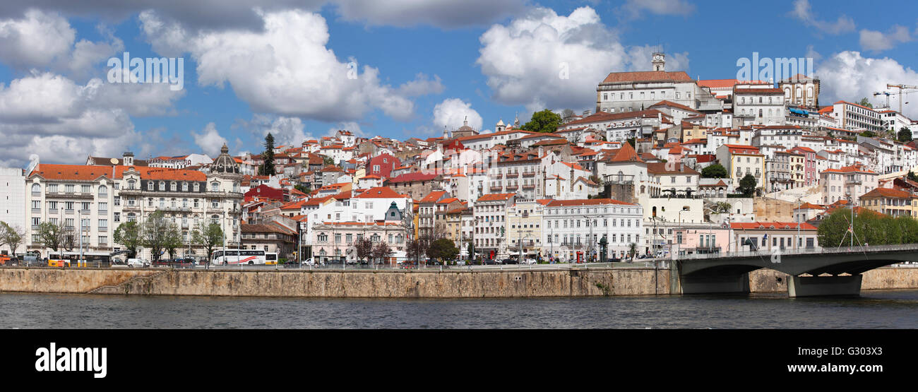 Il centro storico con il fiume Mondego, Coimbra, Beira Litoral, Centro regione, Portogallo Foto Stock