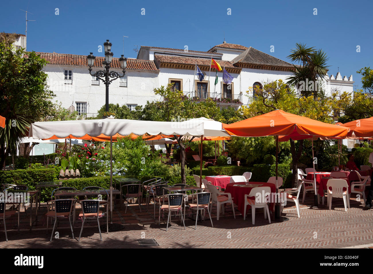 Arancio Square Plaza de los Naranjos nel centro storico della città a Marbella, Costa del Sol, Andalusia, Spagna, Europa Foto Stock