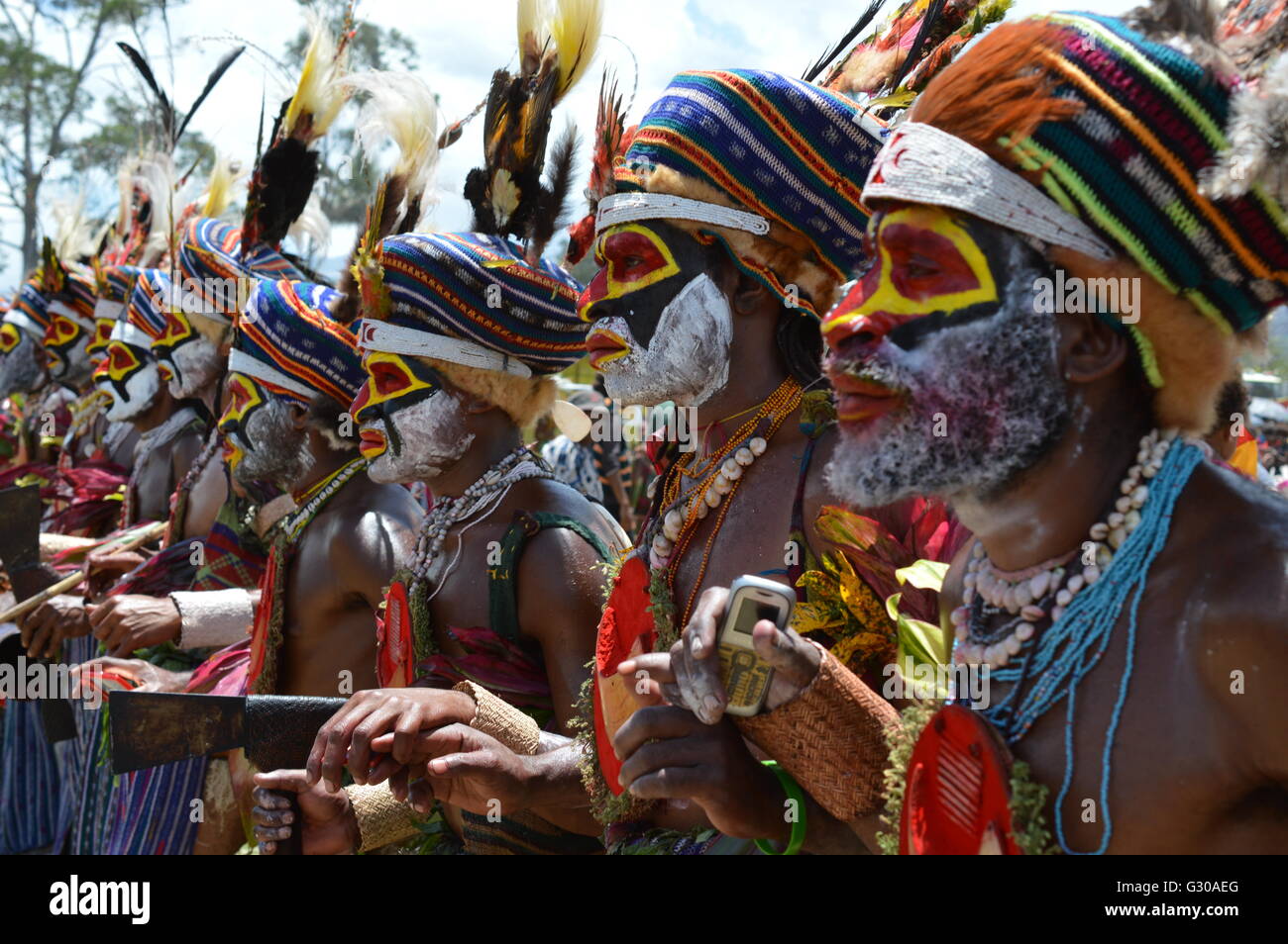 Highlands singsing esecutori al Goroka show in Papua Nuova Guinea e del Pacifico Foto Stock