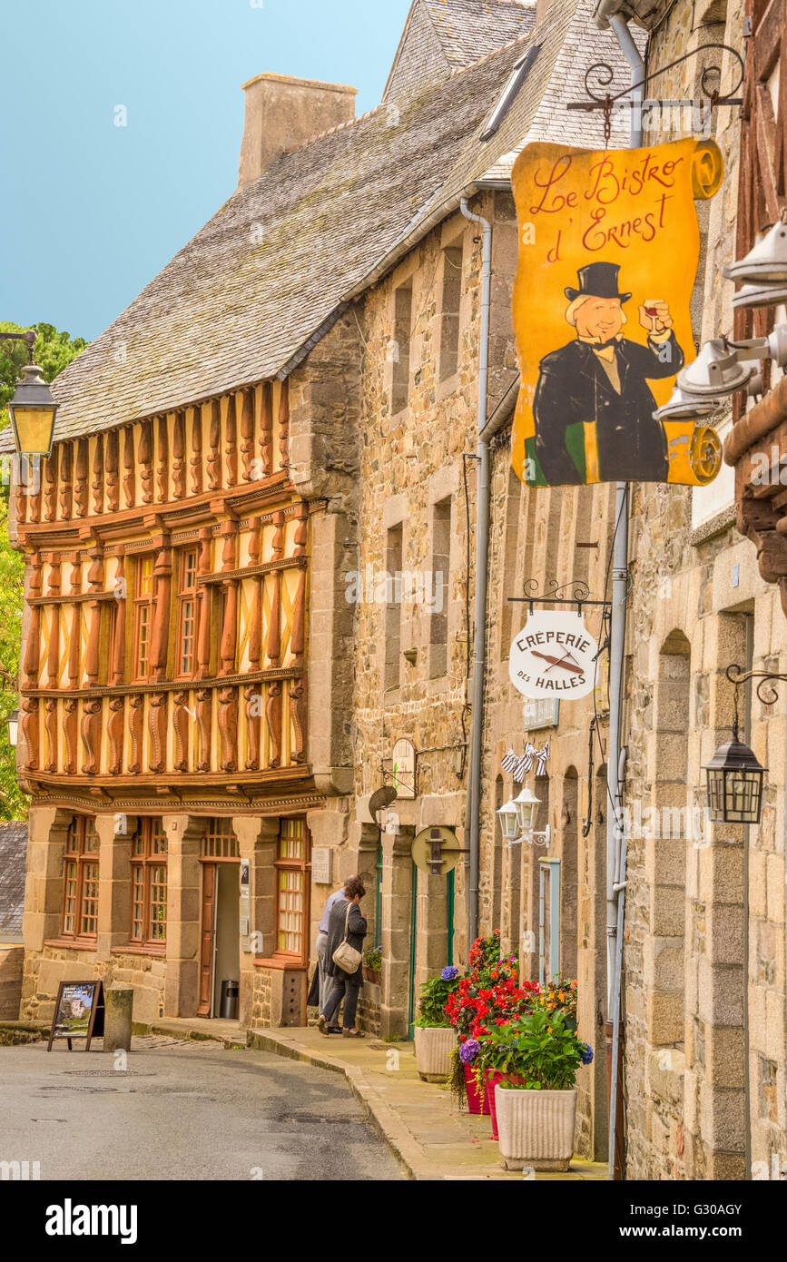 Metà case con travi di legno, città vecchia, Treguier, Cotes d'Armor Bretagna, Francia, Europa Foto Stock
