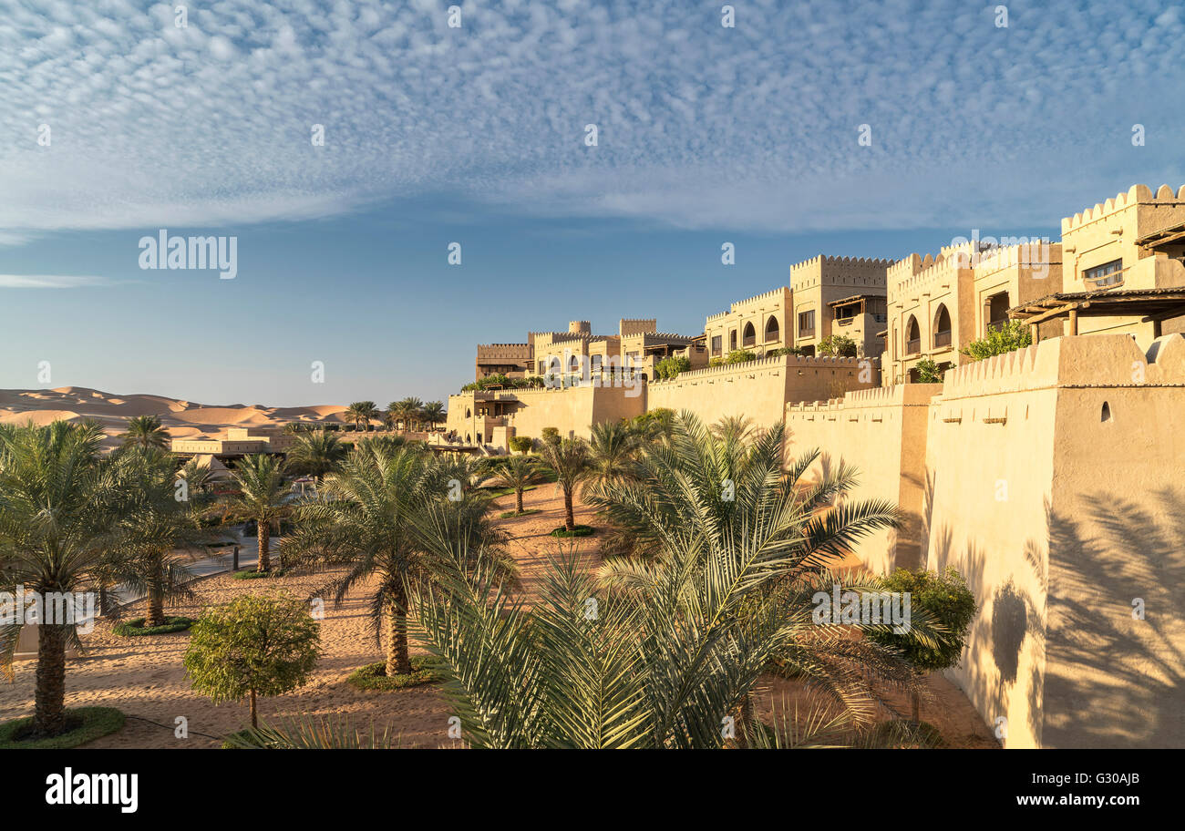 Qasr al Sarab Desert Resort è un lussuoso resort by Anantara in Empty Quarter Desert, Abu Dhabi, Emirati Arabi Uniti Foto Stock