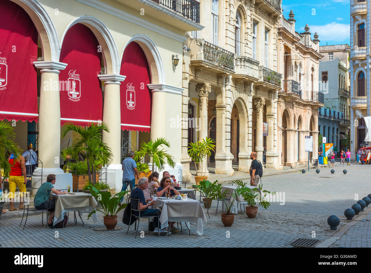 Plaza Vieja, La Habana Vieja (l'Avana Vecchia), il Sito Patrimonio Mondiale dell'UNESCO, l'Avana, Cuba, West Indies, dei Caraibi e America centrale Foto Stock