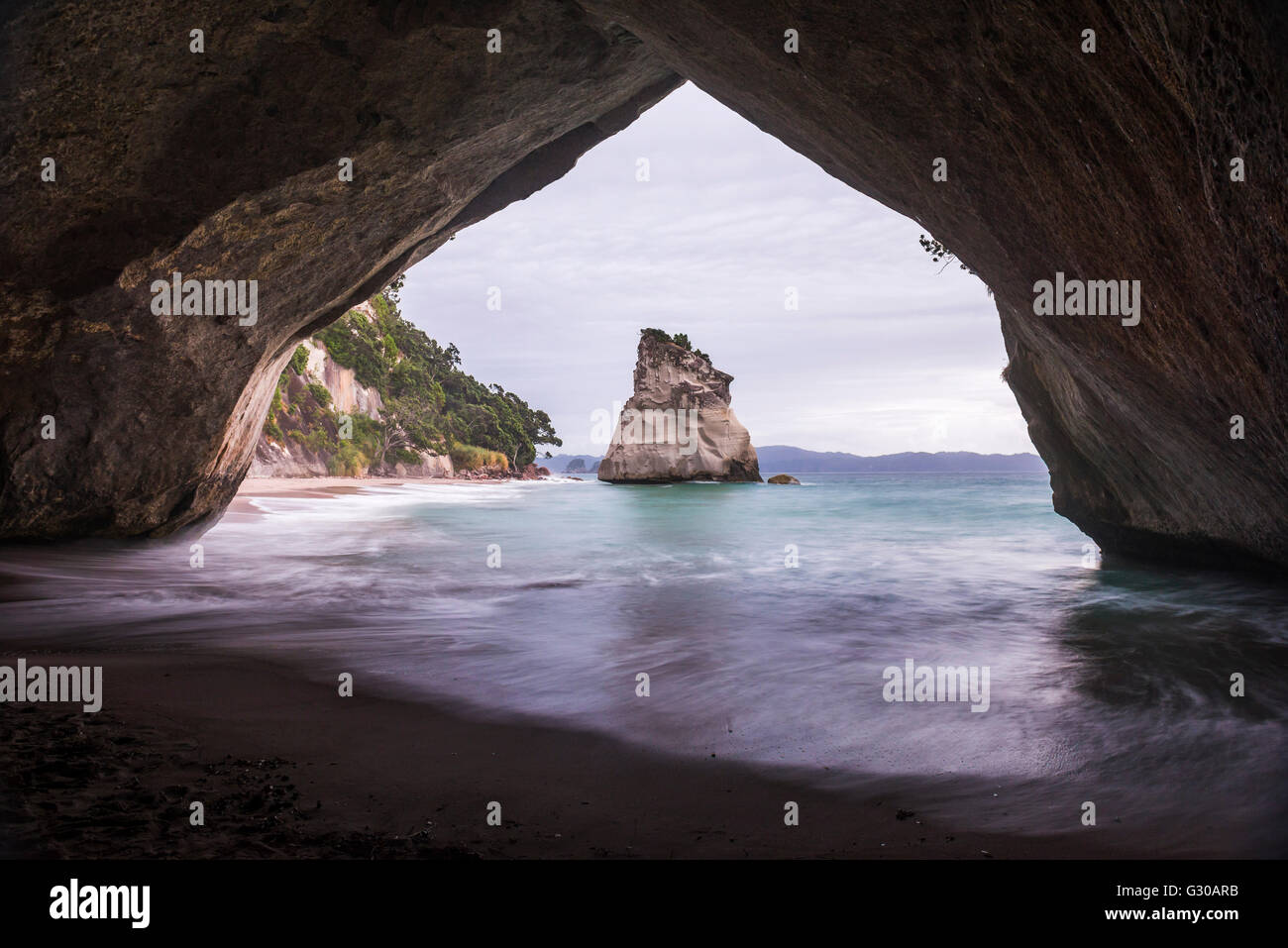 Cove Della Cattedrale sunrise, Penisola di Coromandel, Isola del nord, Nuova Zelanda, Pacific Foto Stock