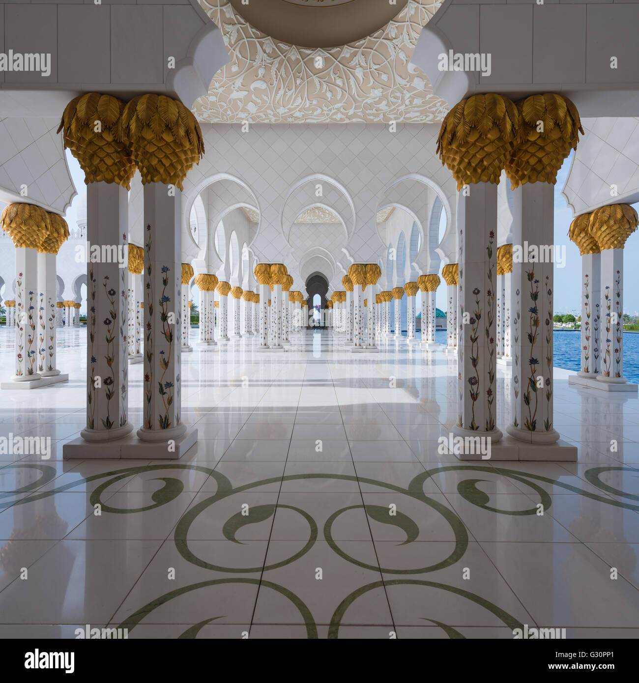 La trascendenza, Sheikh Zayed Grande Moschea di Abu Dhabi Foto Stock