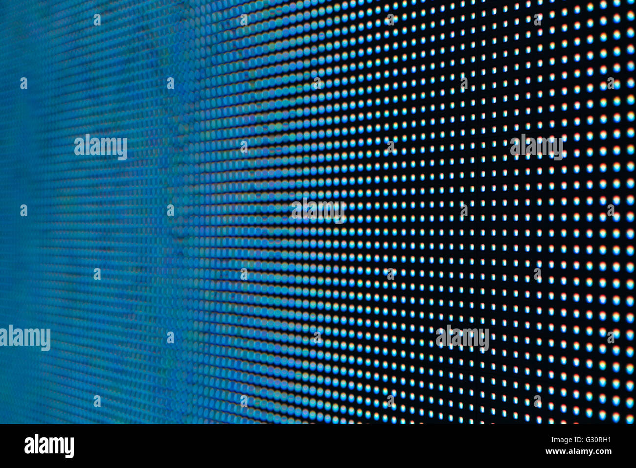 Vista macro di schermo LED display con bassa profondità di campo e bokeh di fondo Foto Stock