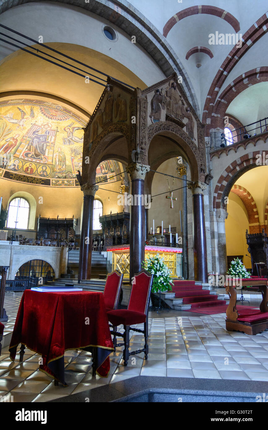Chiesa di Sant'Ambrogio : Tettoia con paliotto ( oro altare ), Italia Lombardei, Lombardia, , Mailand, Milano Foto Stock