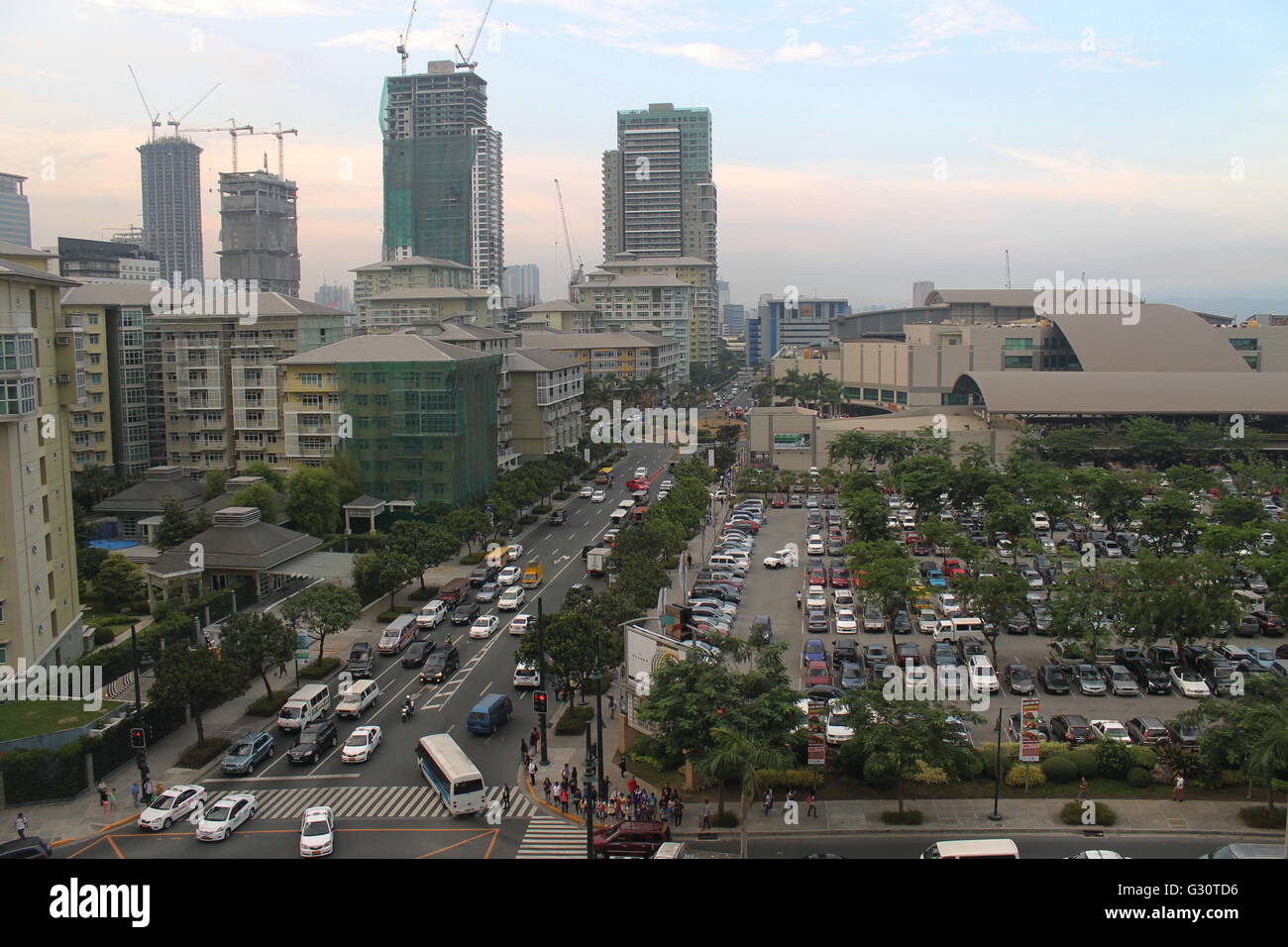 Mercato Mercato Mall a Fort Bonifacio Global City Makati, Metro Manila Filippine Foto Stock