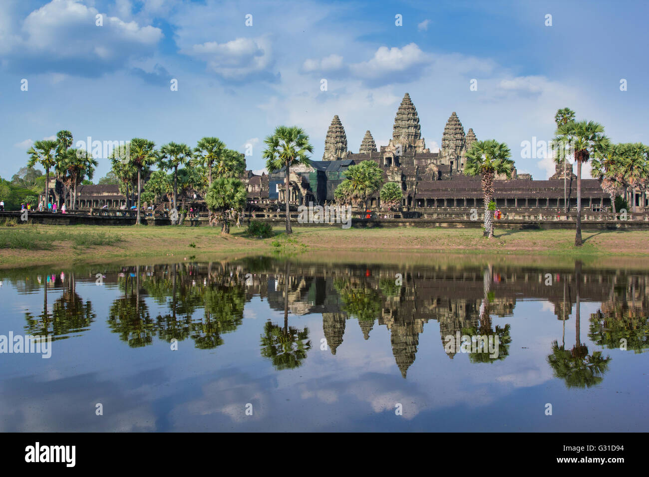 Angkor Wat giorno tempo di riflessione sul lago Foto Stock