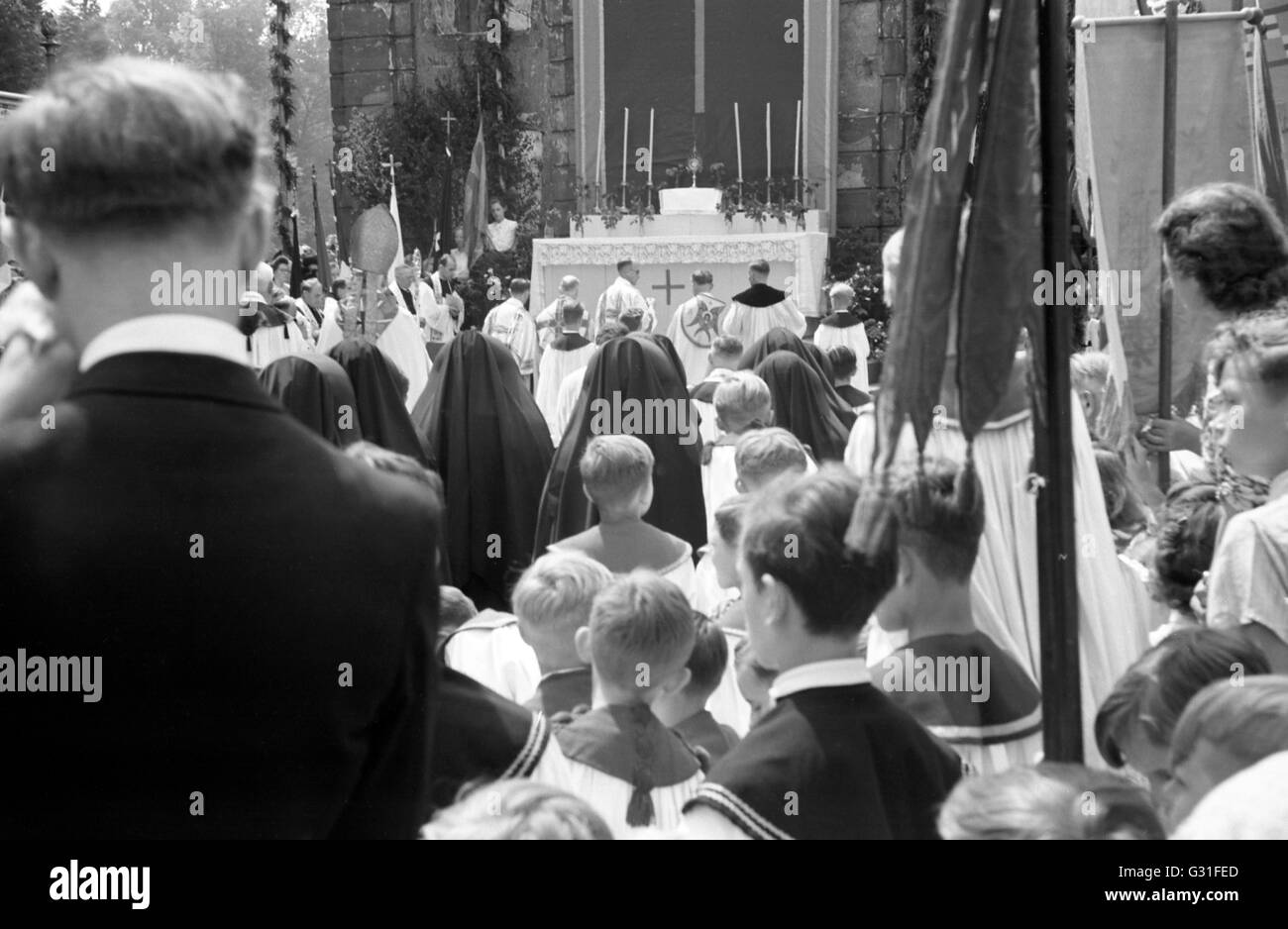 Dresda, DDR, processione del Corpus Domini nel grande giardino Foto Stock