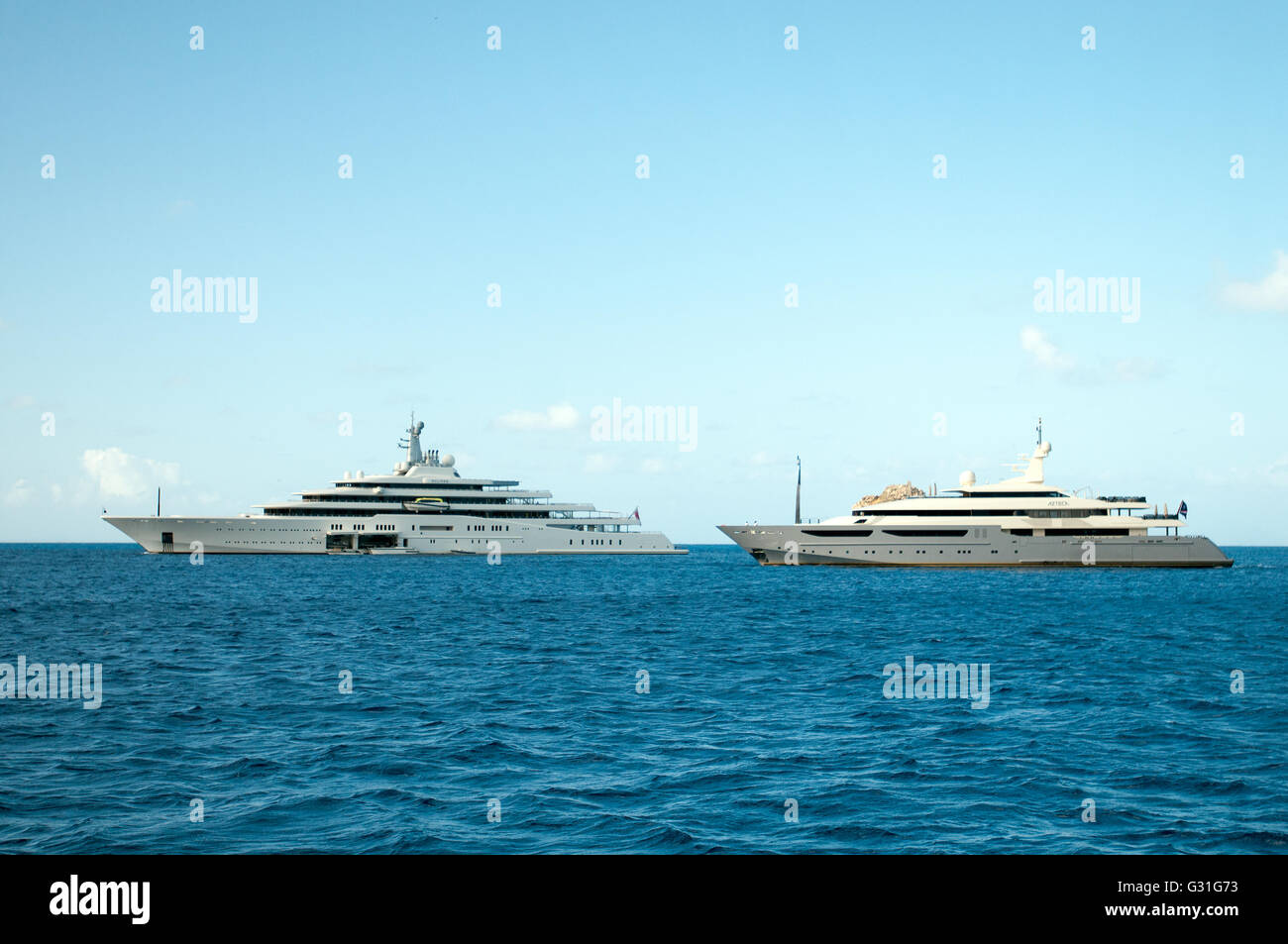 Super yacht sul dispositivo di ancoraggio Gustavia, St. Barth West Indies Caraibi Foto Stock