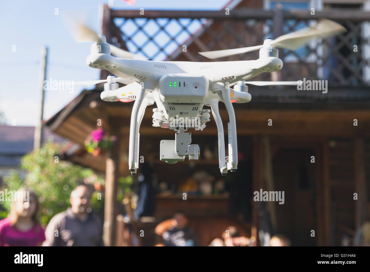 San Pietroburgo, Russia - 4 Maggio 2016: Drone quadrocopter Phantom 3 Professional con alta risoluzione Telecamera digitale progettato da Foto Stock