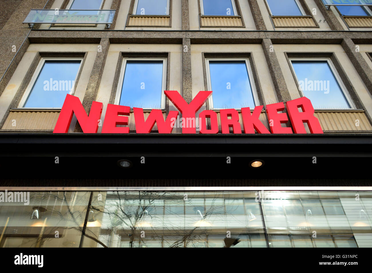 Hannover, Germania, il ramo della catena di abbigliamento NewYorker Foto Stock