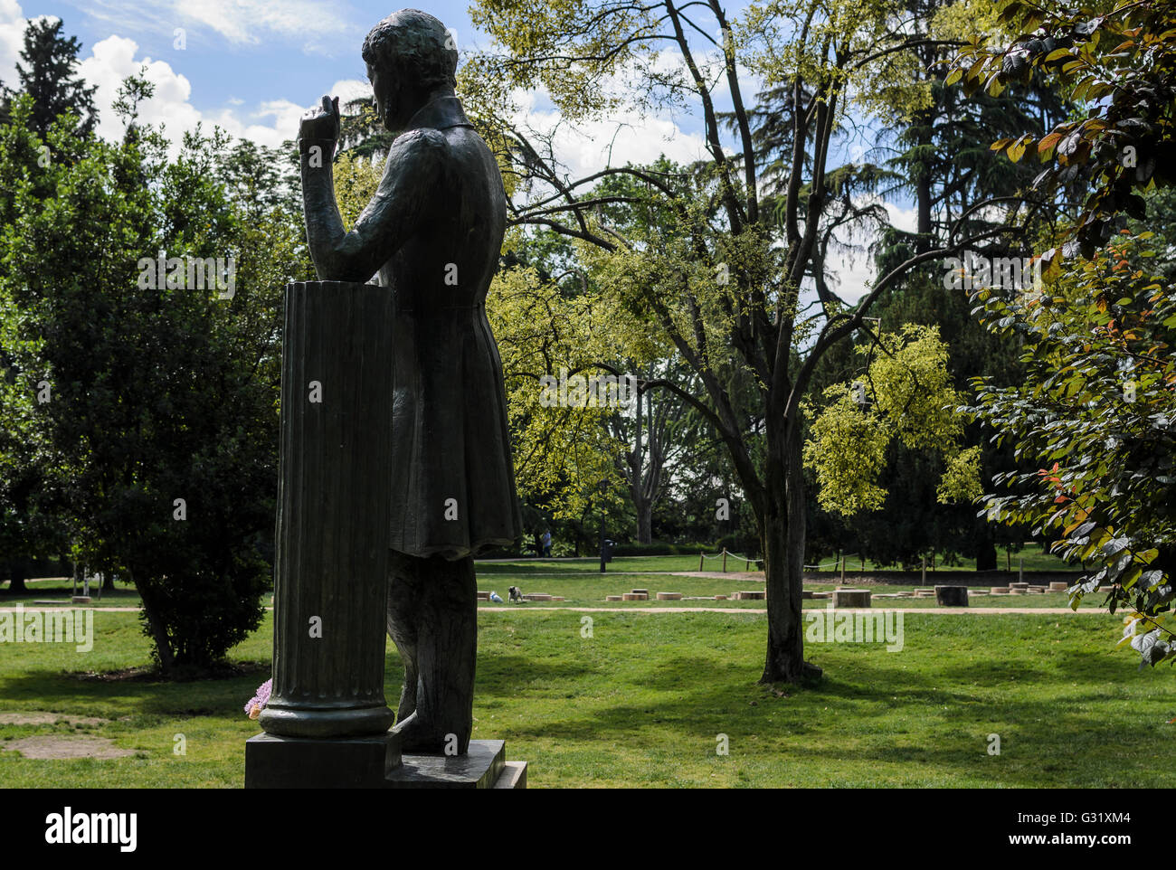 Madrid, Spagna, il 6 ° giugno 2016. La statua vista dello scrittore russo Alexander Pushkin in seno alle Nazioni Unite la lingua russa giorno, Quinta de la Fuente del Berro Park, Madrid, Spagna. Enrique Davó/Alamy Live News. Foto Stock