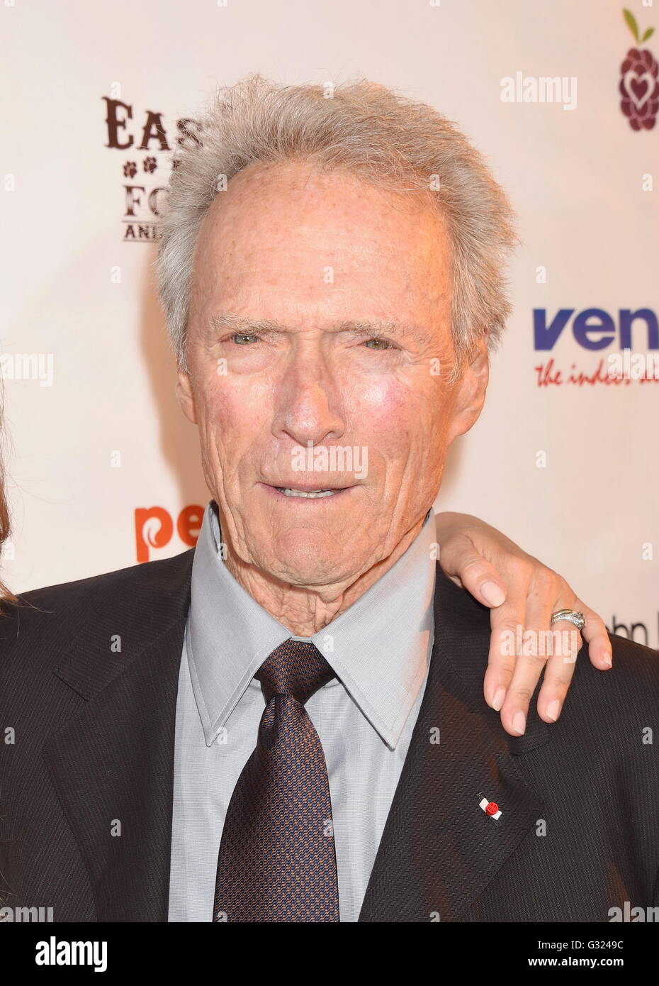 West Hollywood, California. Il 4 giugno, 2016. WEST HOLLYWOOD, CA - 04 giugno: attore/regista Clint Eastwood partecipa alla seconda edizione di Arte per animali fundraiser arte evento ospitato da Alison Eastwood a De Re Galleria su Giugno 4, 2016 in West Hollywood, California. | Verwendung weltweit © dpa/Alamy Live News Foto Stock