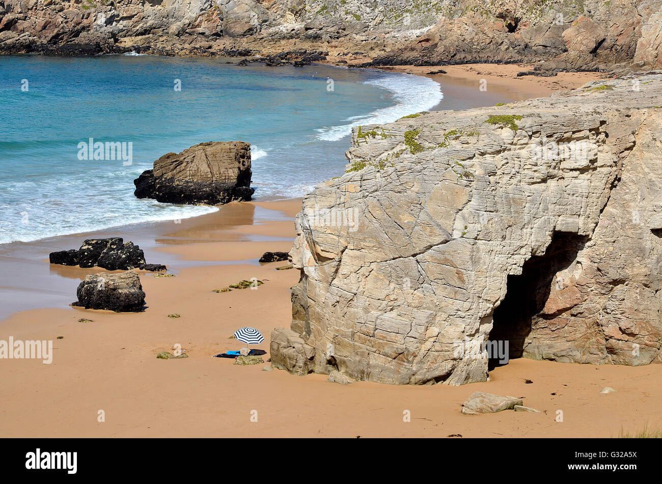Arche sulla costa del Quiberon in Francia Foto Stock