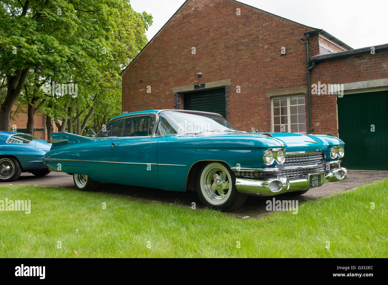 1959 Cadillac Coupe de Ville convertibili in Bicester Heritage Centre. Oxfordshire, Inghilterra Foto Stock