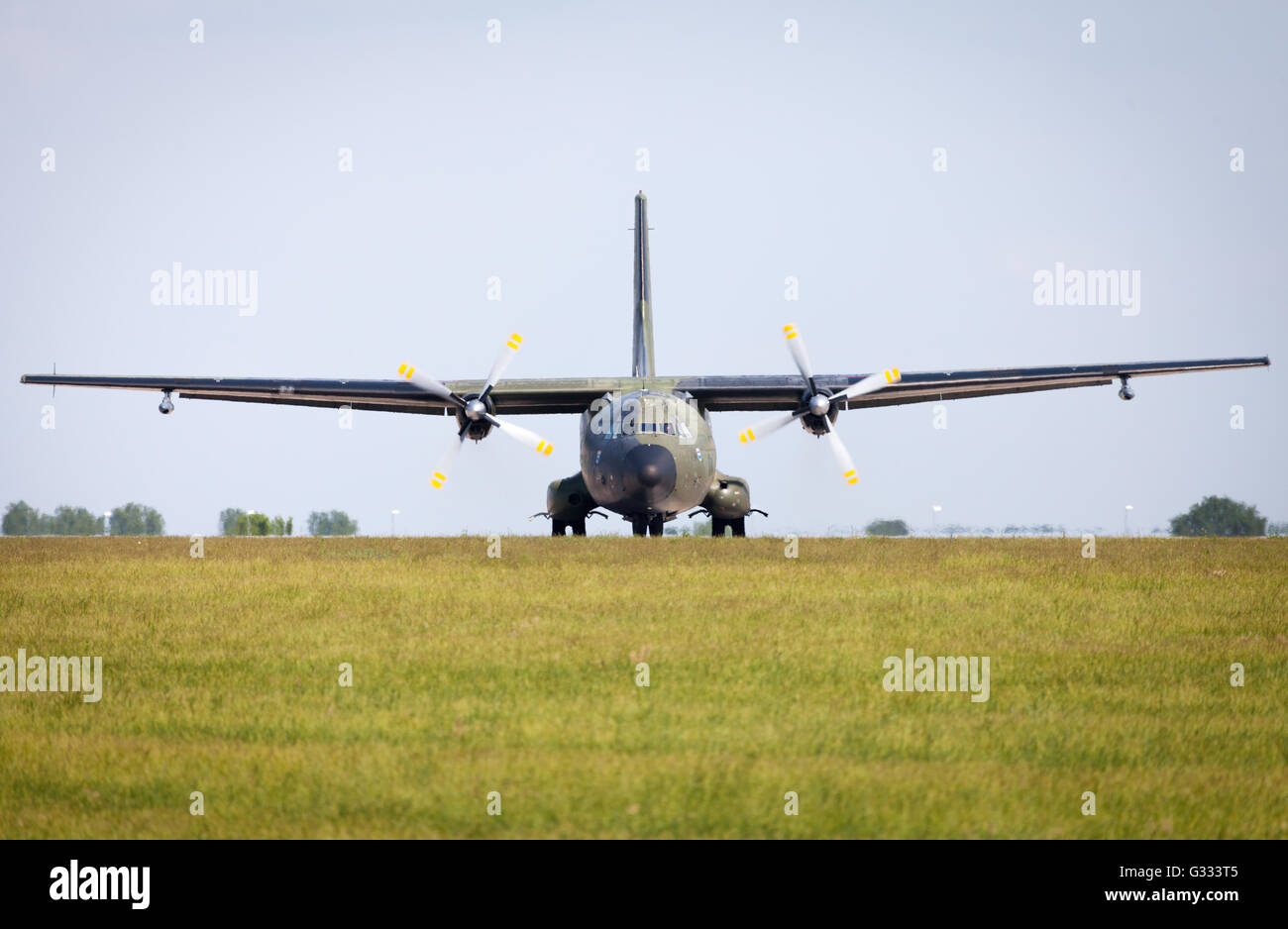 Berlino / GERMANIA - Giugno 3, 2016: Transall C-160 piano di trasporto sull aeroporto di Berlino / Germania in giugno 3, 2016. Foto Stock