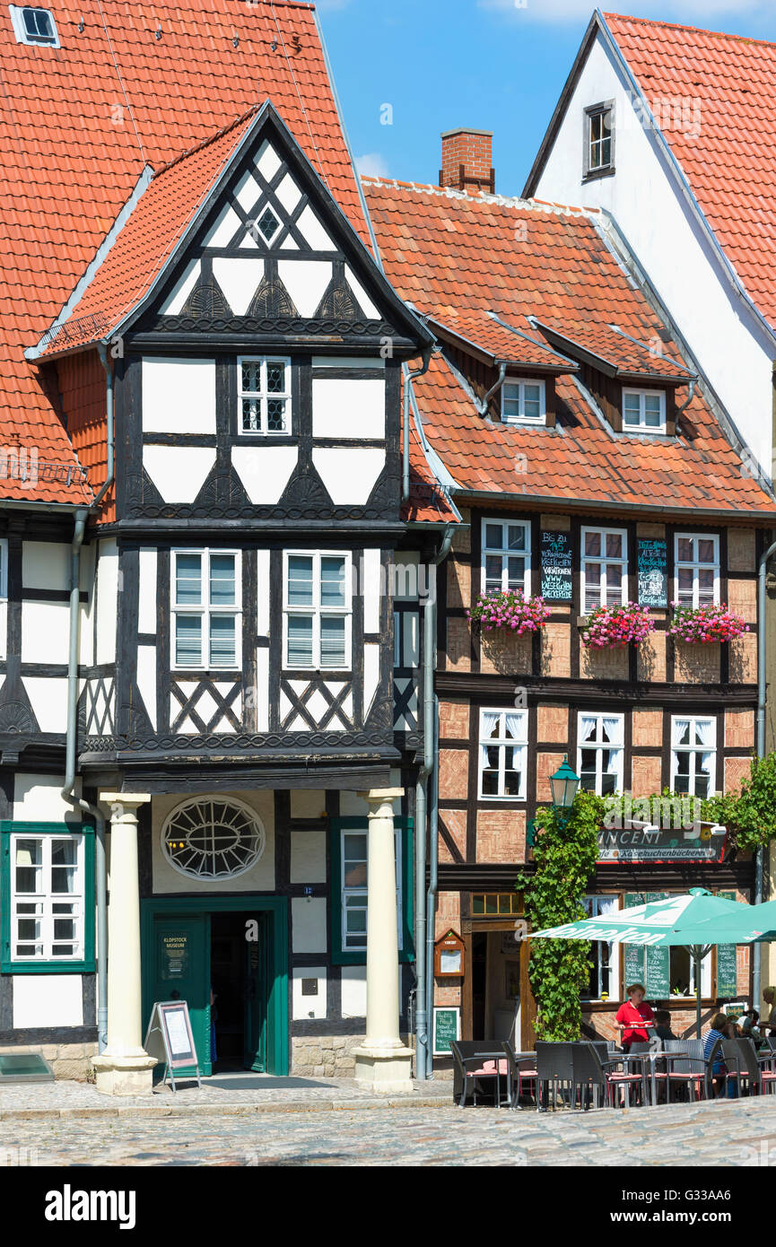 Tipiche case a graticcio, Quedlinburg, Harz, Sassonia-Anhalt, Germania, Patrimonio Mondiale dell Unesco Foto Stock