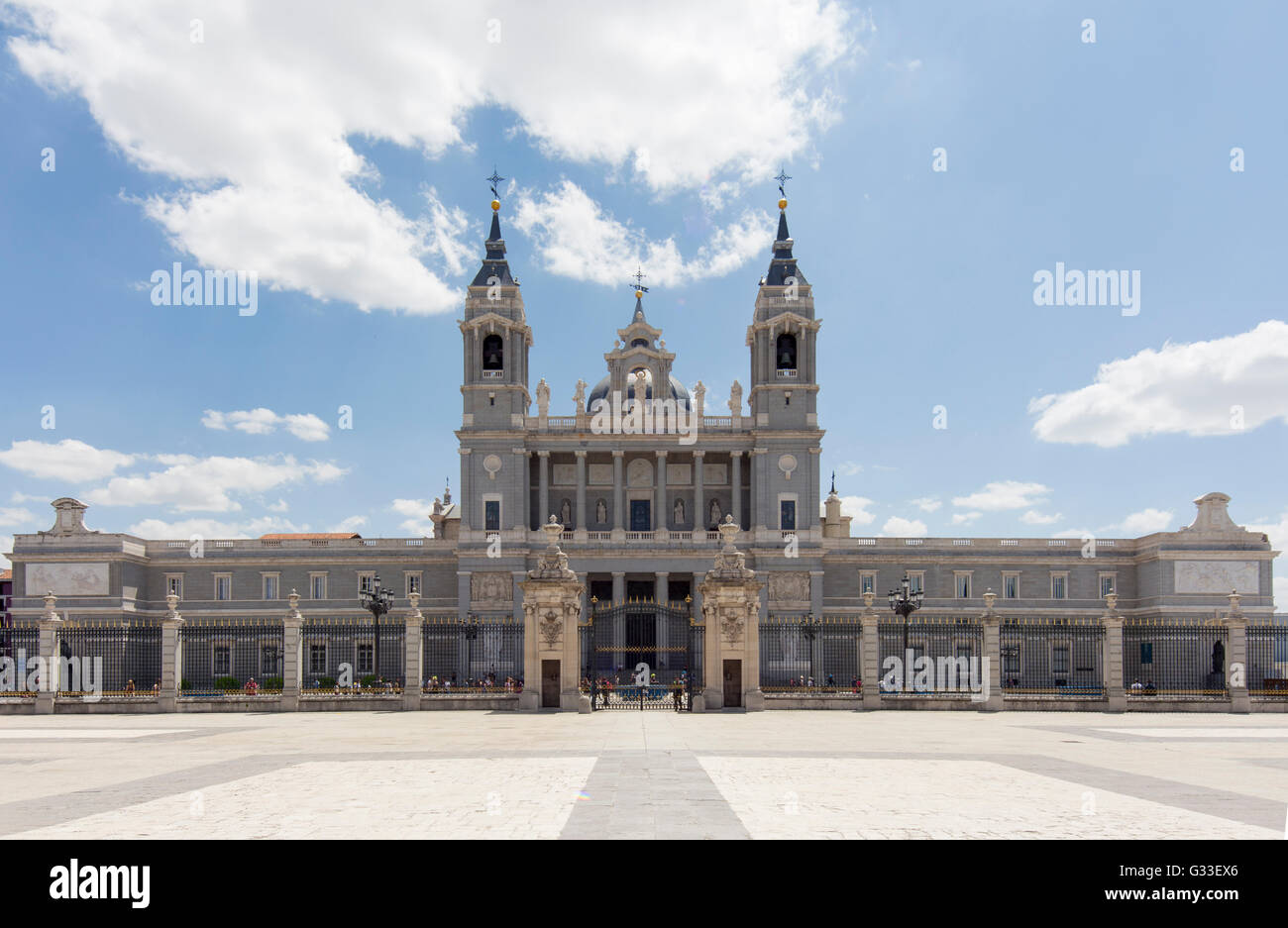 Cattedrale di Santa Maria la Real de La Almudena di Santa María la Real de La Almudena madrid spagna Foto Stock