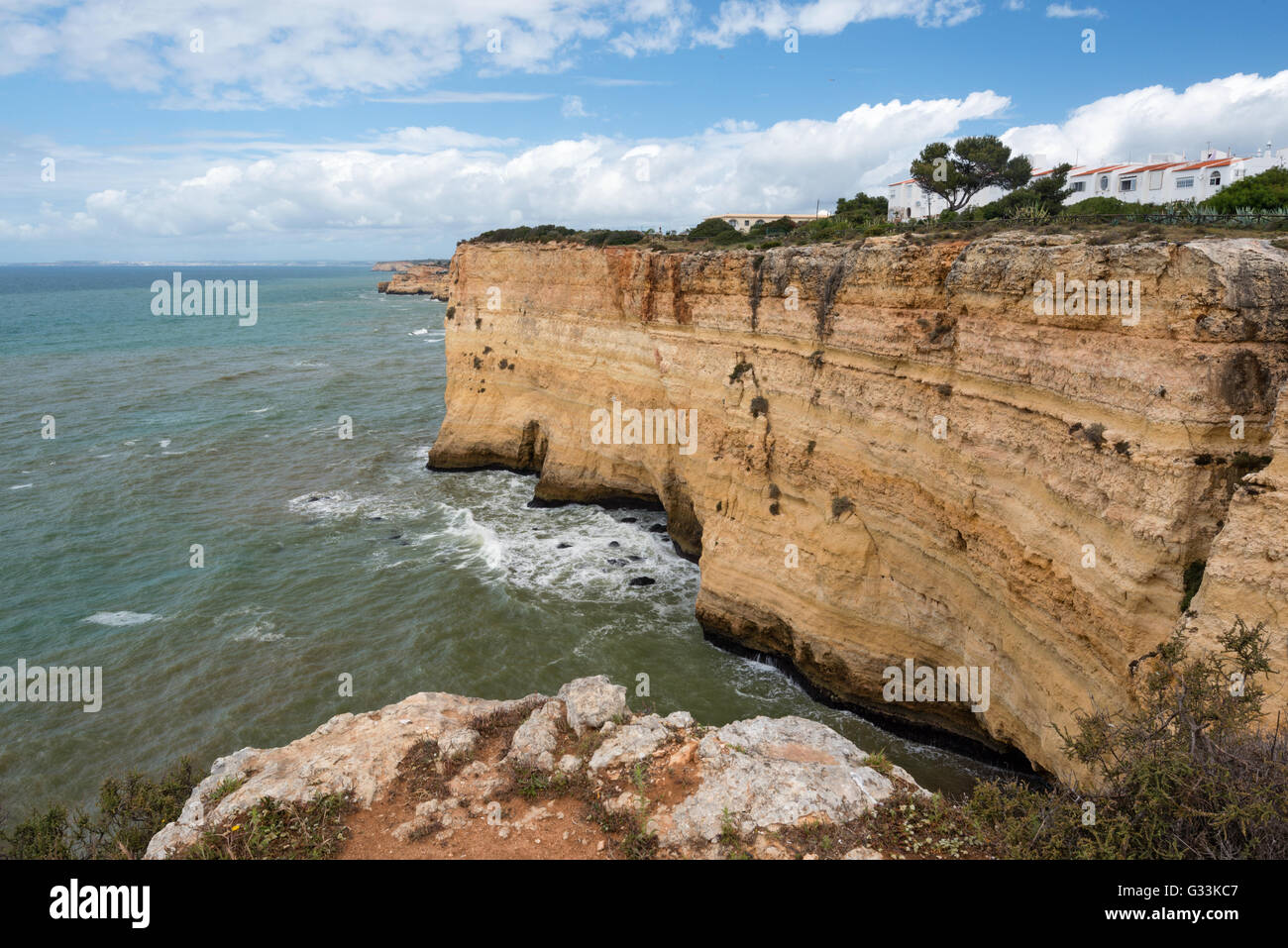 Vista costiera lungo i sette valli pendenti Trail, regione di Algarve, PORTOGALLO Foto Stock