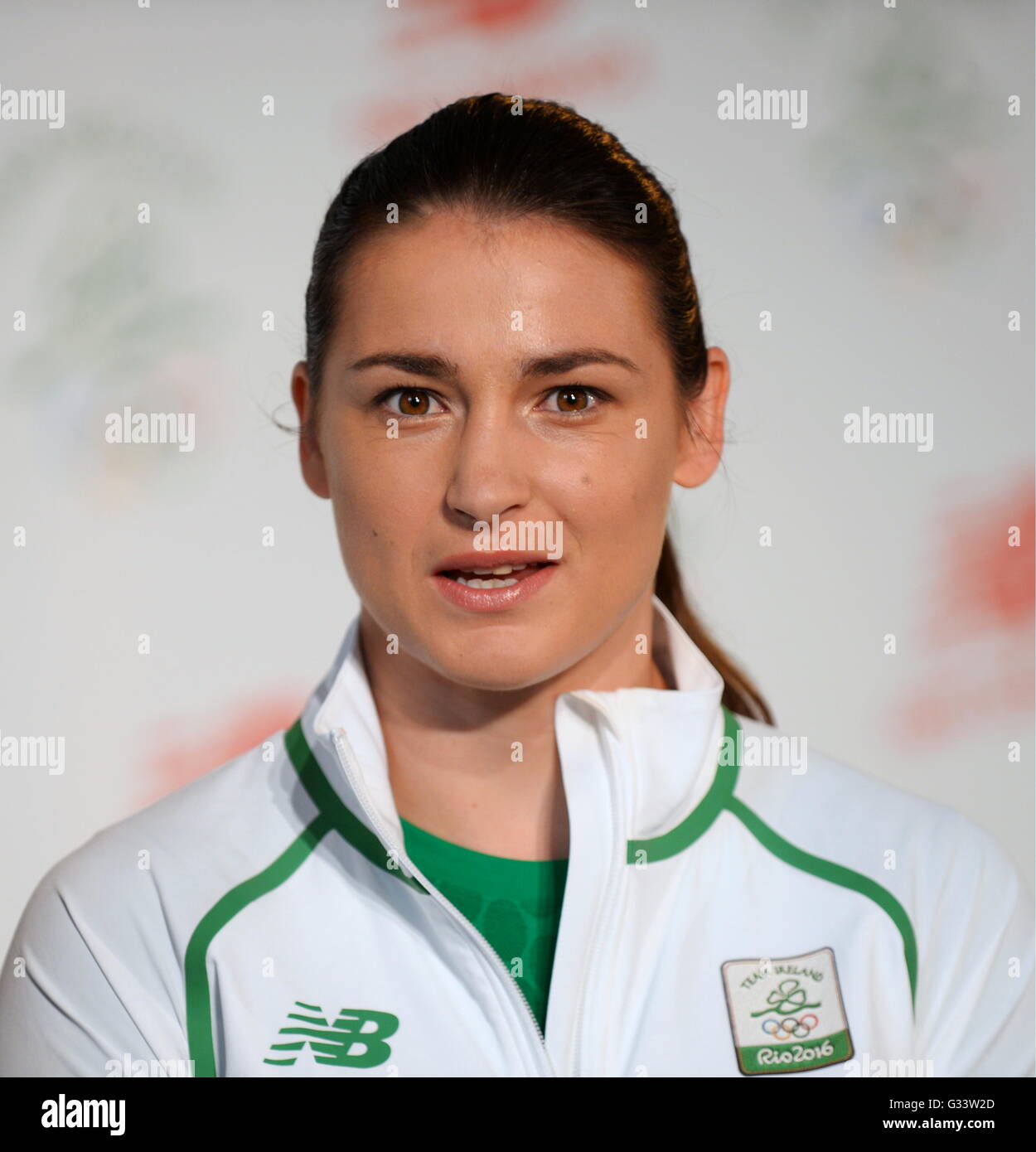 Boxer Katie Taylor durante il Team Irlanda ufficiale il kit 2016 lancio a Smock Alley Theatre, Dublino. Foto Stock
