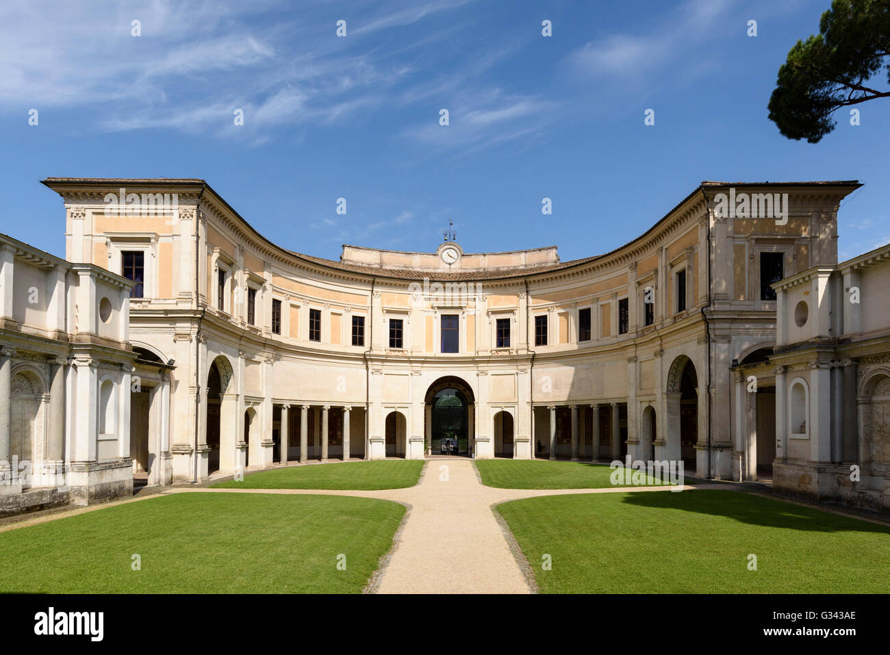 Roma. L'Italia. Villa Giulia, costruito 1551-1553, la loggia semicircolare. Oggi la villa ospita il Museo Nazionale Etrusco. Foto Stock